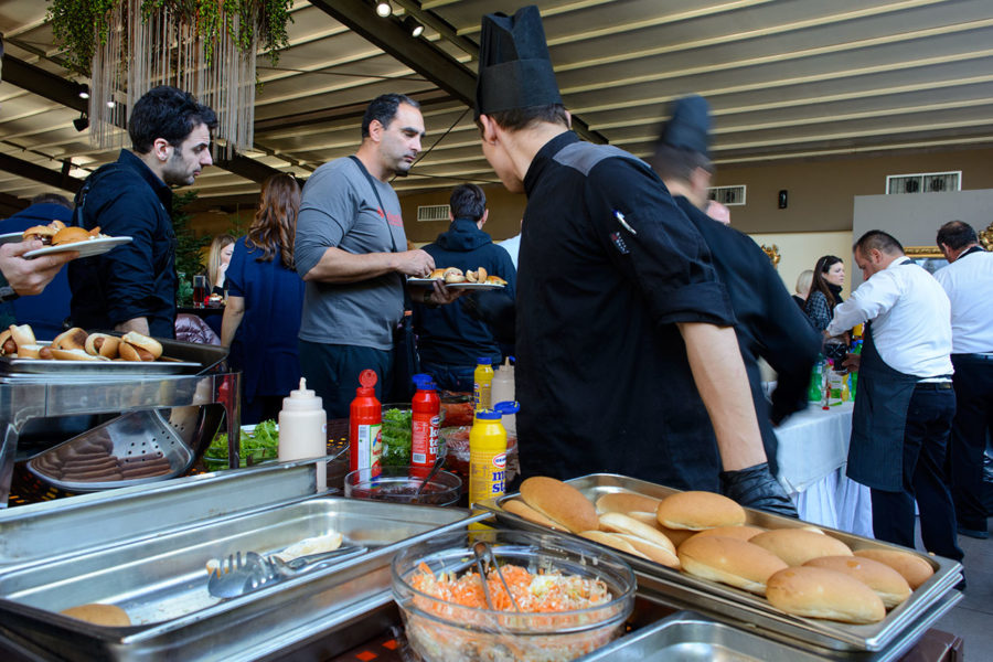hot dogs στο παιδικό πάρτυ